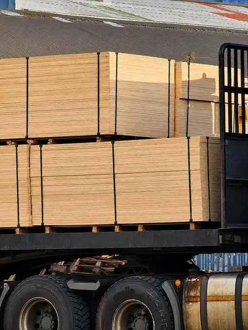 Truck carrying palletised shutterply